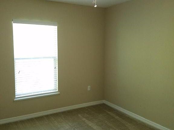 5th image of 7426 Palm Hills Dr