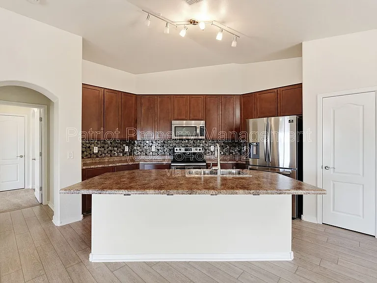 20767 W Hamilton St — Photo 15