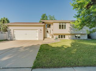 2519 9th Ave SE, Mandan, ND 58554