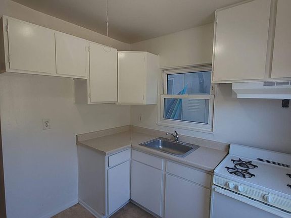 5th image of 53 Paloma Ave APT 2