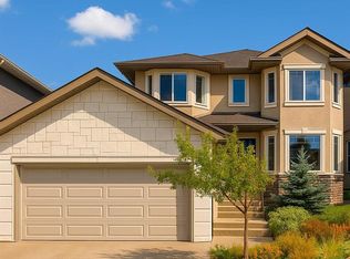 52 NE Elmont Grn SW, Calgary, AB T3H 5Y4