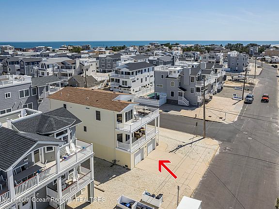2nd image of 5111 West Avenue
