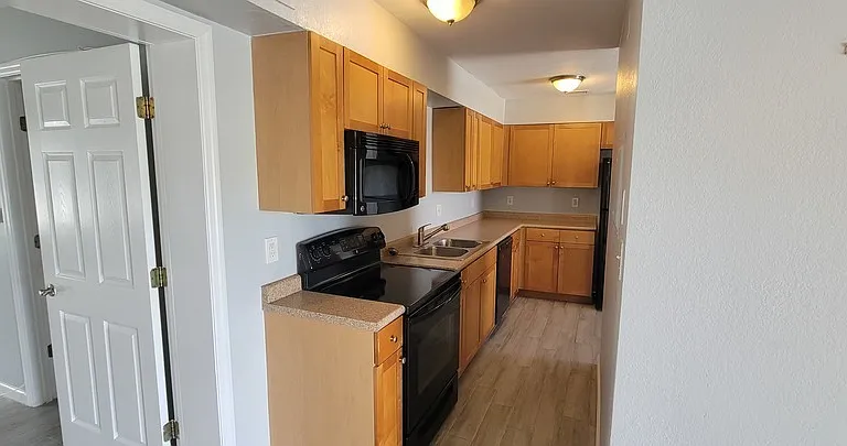 237 Seahorse Dr SE #B — Photo 6