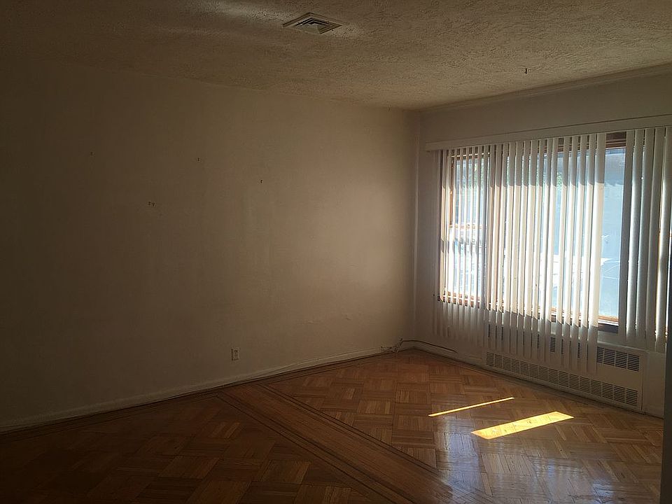 2nd image of 8642 23rd Ave
