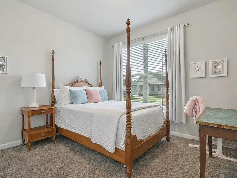 1223 Meridian Dr — Photo 12