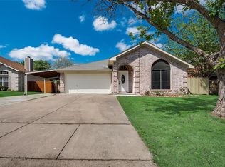 917 Wyndham Pl, Arlington, TX 76017