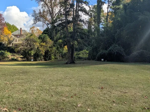 2704 Manning Pl #20, Raleigh, NC 27608