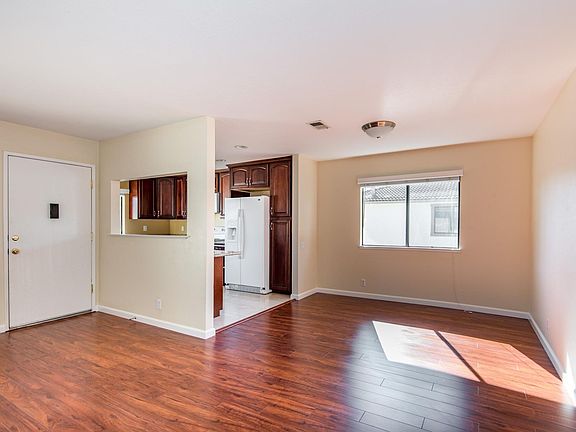 4th image of 446 Colony Knoll Dr