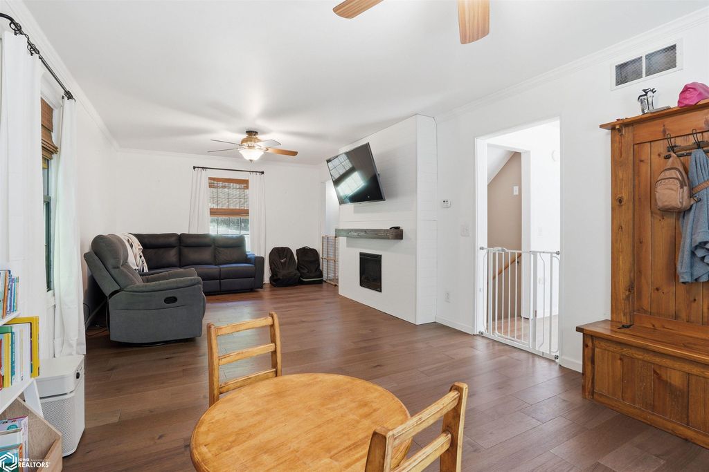10591 Rolling Hills Dr, Burlington, IA - View 5