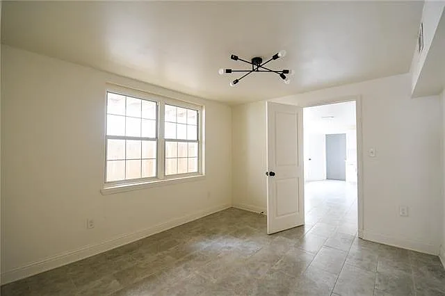 738 Thayer St #2B — Photo 4