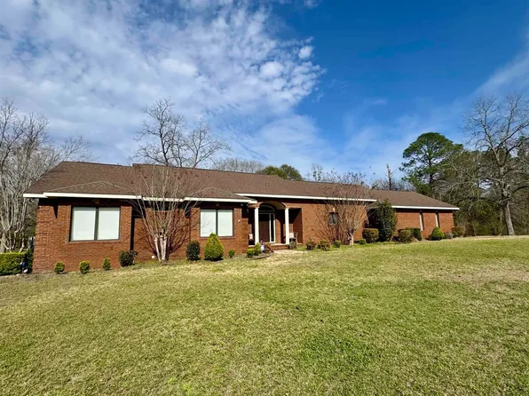 202 Fairway Dr, Opp, AL 36467