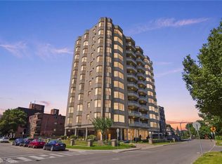 174 Mountain Park Ave #2W, Hamilton, ON L8V1A1