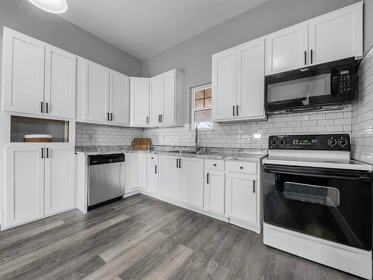 394 Road 5102 #H — Photo 2