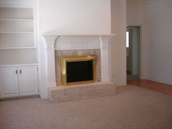 3rd image of 605 Paloma St