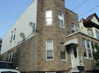 320 14th St, Union City, NJ 07087