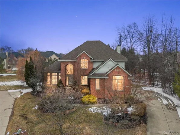 7108 Branford Ct, West Bloomfield, MI 48322