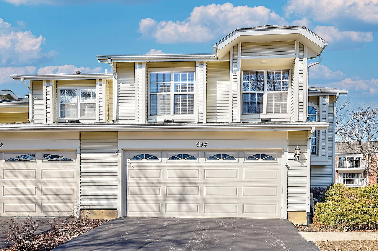 3 bed, 2.5 bath, 1588 sqft, $3,400 — Photo 1