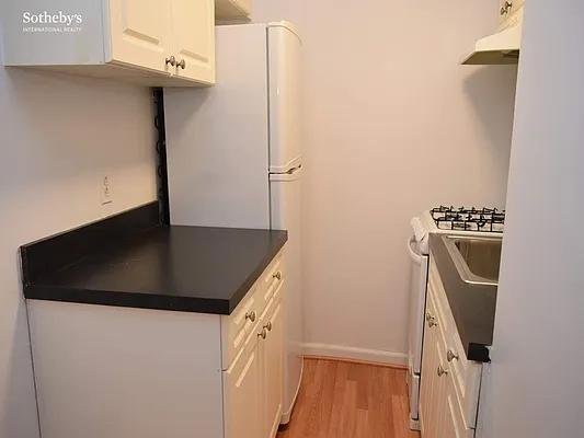 Rented by Sotheby's International Realty | media 10