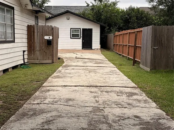 505 Wafer St #B, Pasadena, TX 77506