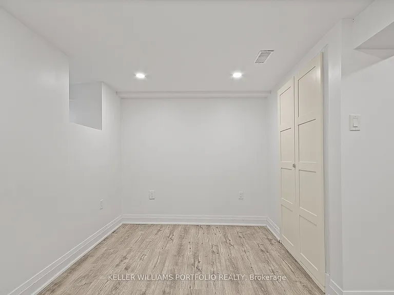 35 Humberside Ave #1 — Photo 5