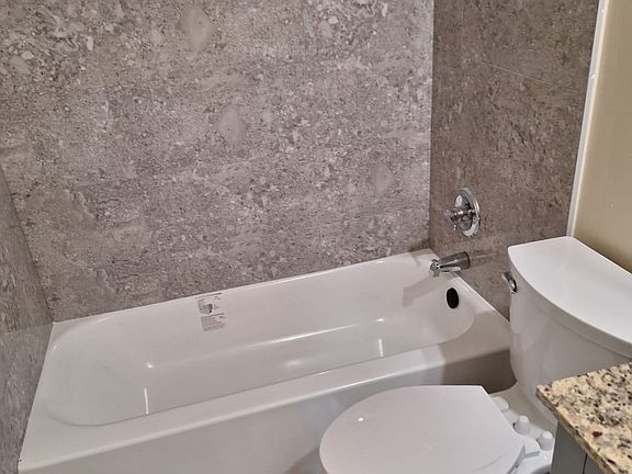 5th image of 517 N East St #137