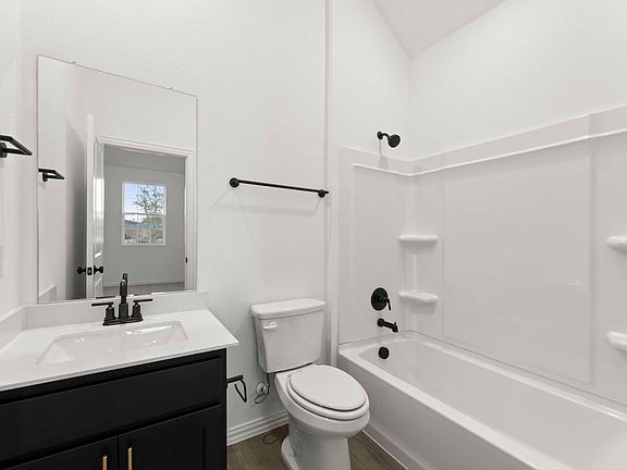 Brookshire at Legacy Hills - Meridian Interior Image 5