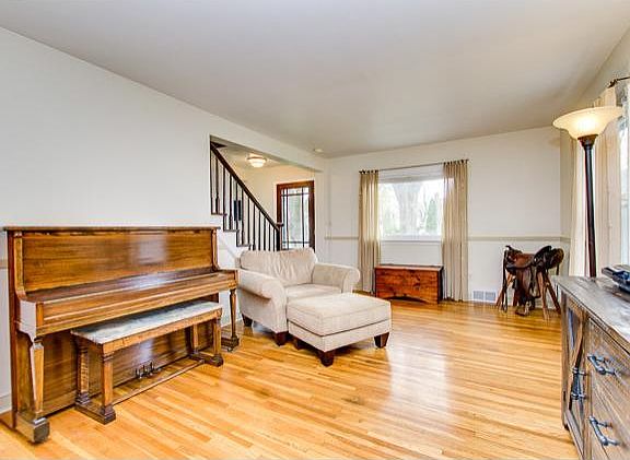 3rd image of 5609 22nd Ave S
