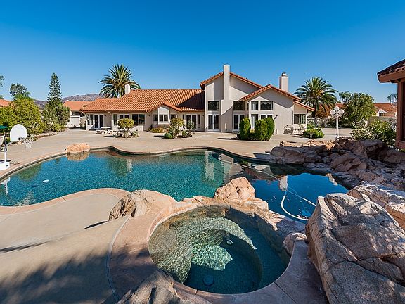 2nd image of 14209 Palisades Dr