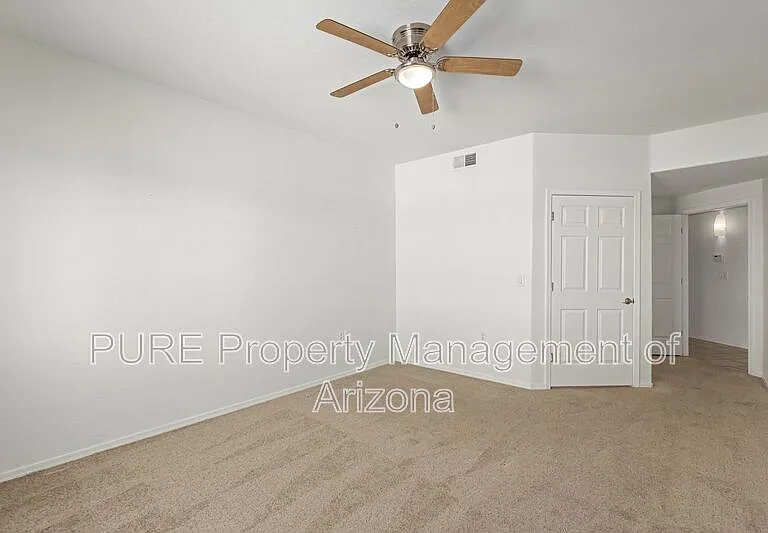 10401 N 52nd St #121 — Photo 6