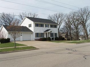 500 Bergum Rd, Mount Horeb, WI 53572