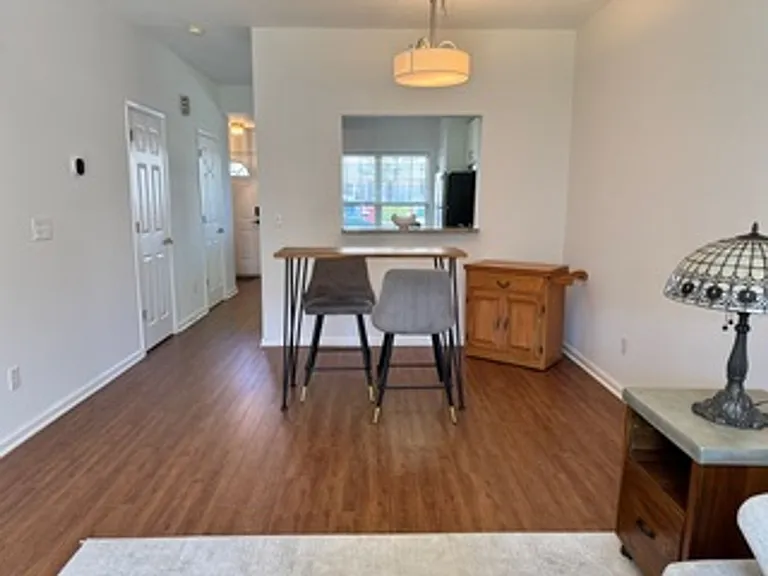 612 Graythorn Ln — Photo 5