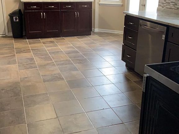 3rd image of 301 Audubon Dr