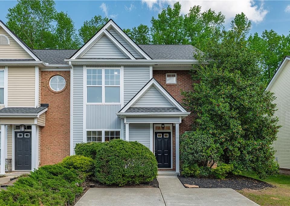 1st image of 215 Pearl Chambers Dr