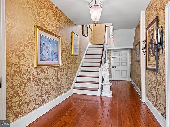 3rd image of 3141 Spring Mill Rd