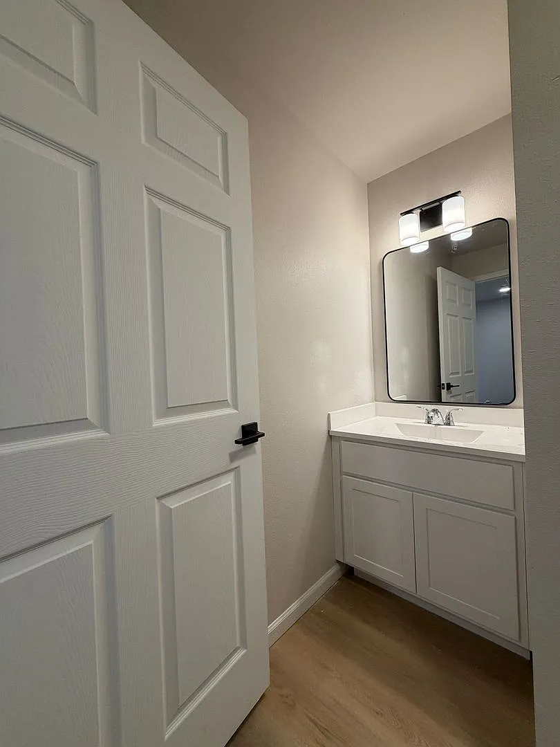 The Elmwood — Photo 2