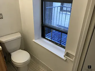 Rented by R New York