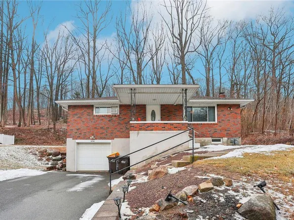 4754 Vera Cruz Rd, Emmaus, PA 18049