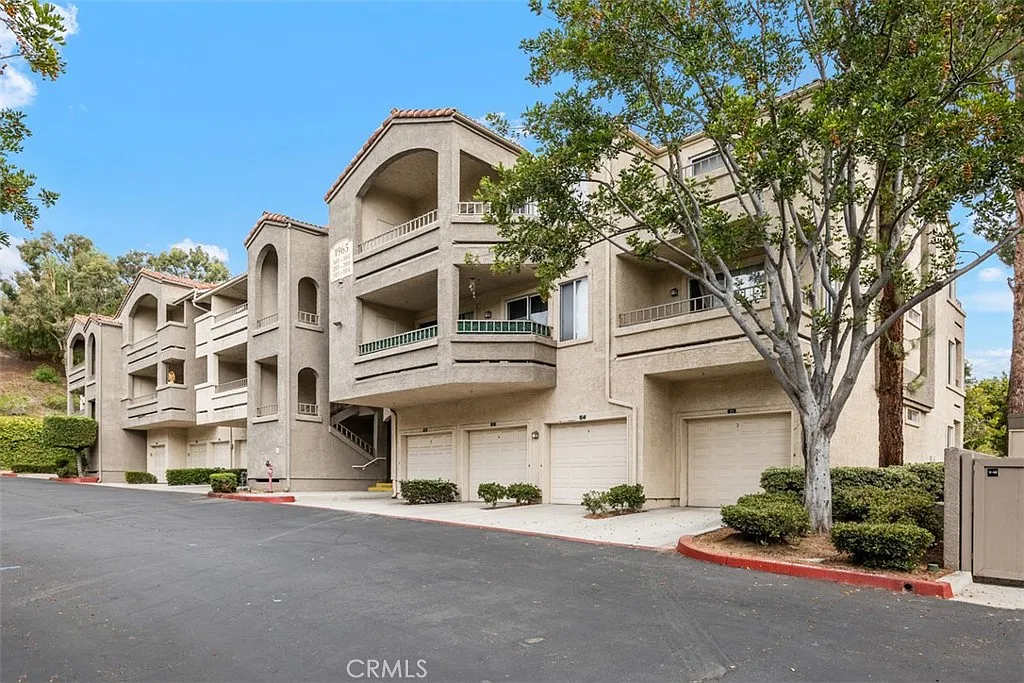 Building Photo - 1965 Las Colinas Cir #205