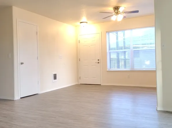 678 SE Hogan Rd, Gresham, OR