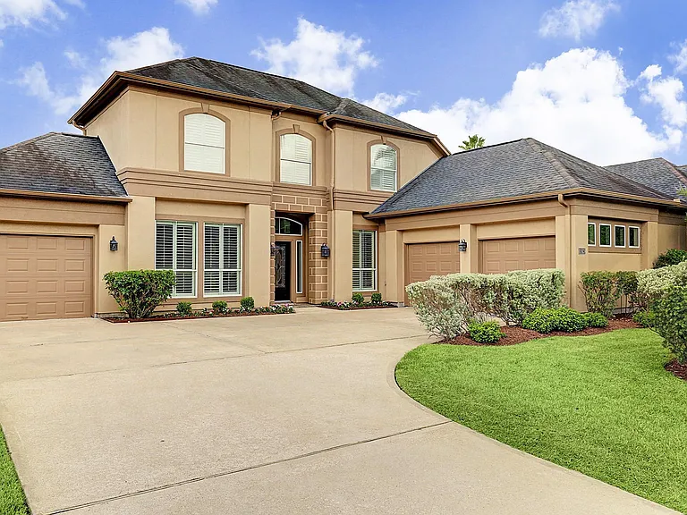 13323 Brentonwood Ln — Photo 2