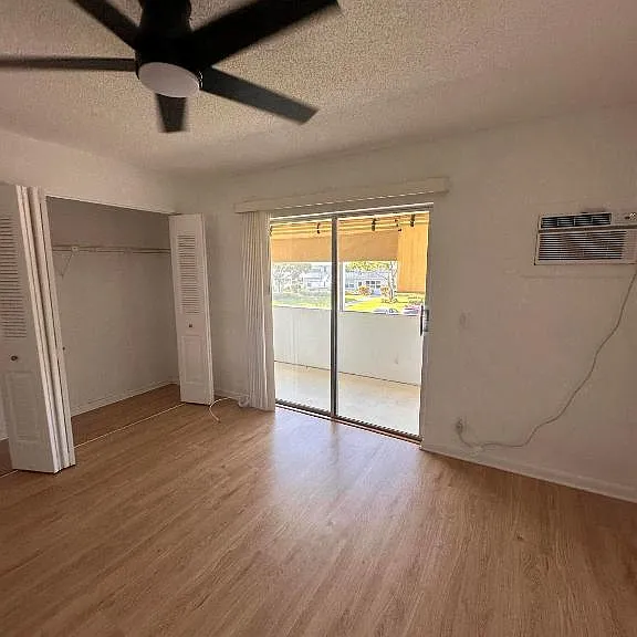 226 W Canterbury Dr #J — Photo 11