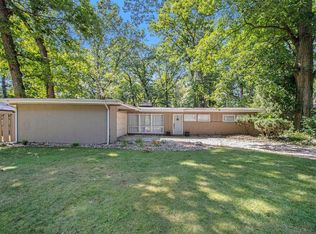 1922 Ribourde Dr, South Bend, IN 46628