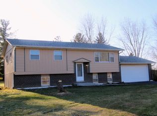 3201 Elaine Dr, Woodstock, IL 60098