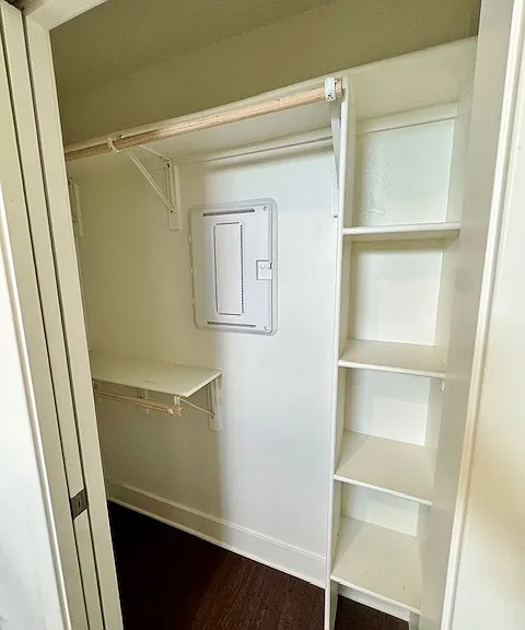 Little Emma Apartments — Photo 18