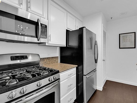 5th image of 180 Caldecott Ln Unit 314