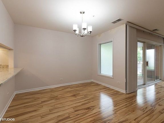 5th image of 1635 N Milwaukee Ave APT 206