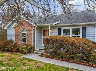 6120 Waterbury Ln, Knoxville, TN 37912