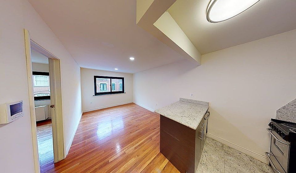 1st image of 50 Prince St APT 3D
