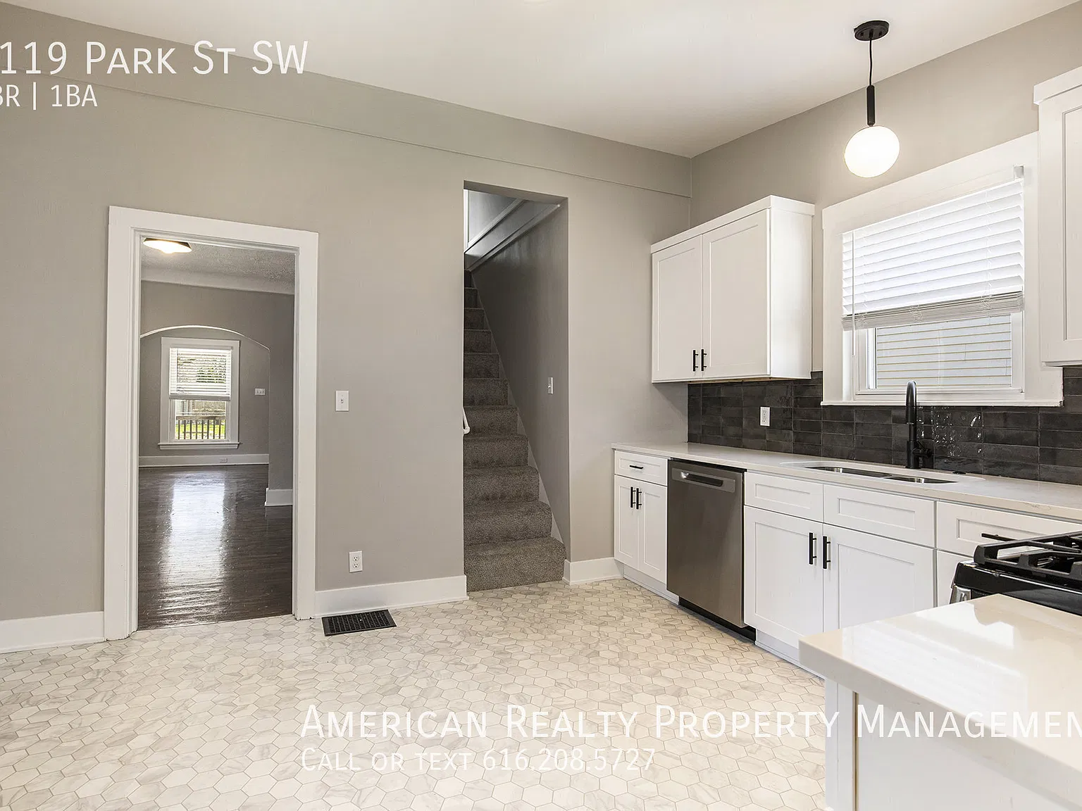 3 bed, 1128 sqft, $2,400 — Photo 4