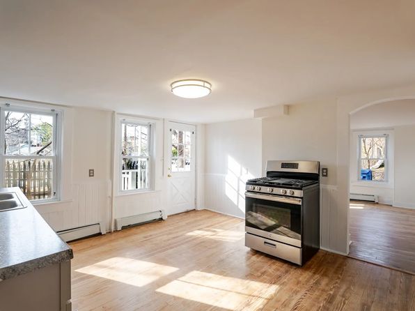3 Lion St APT B